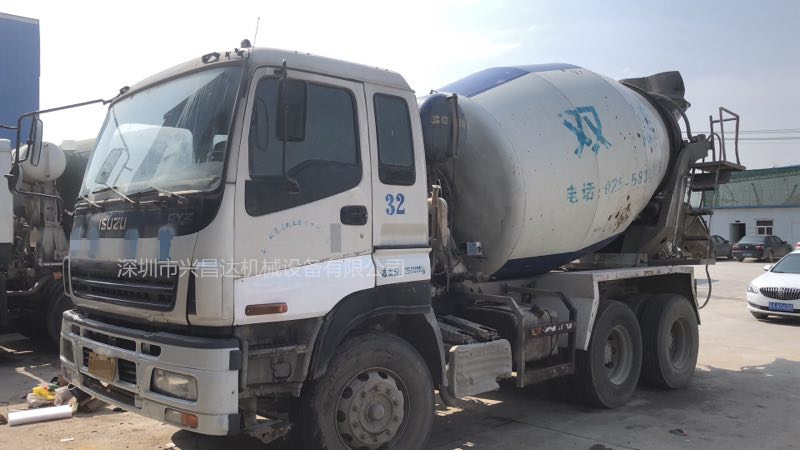 五台2010年10方中联重科搅拌车,五十铃底盘,南京车牌看车